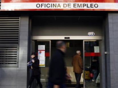 A taxa de desemprego subiu 0,1%, atingindo 21%, e 64.600 postos de trabalho foram fechados