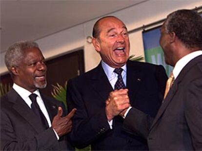 Chirac, Mbeki y Annan, en el arranque de la fase política de la Cumbre de Johanesburgo