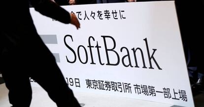 Logotipo de Softbank durante un evento de la compañía en Tokio.