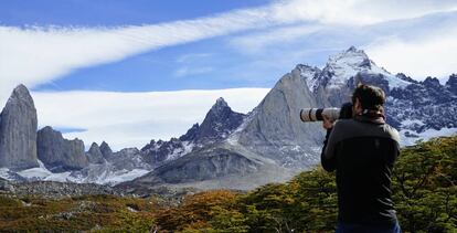 Mirador Británico, envuelto por el bosque magallánico y la  cordillera del Paine.