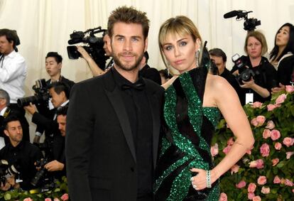 Liam Hemsworth y Miley Cyrus en la pasada gala del MET celebrada en mayo de 2019.