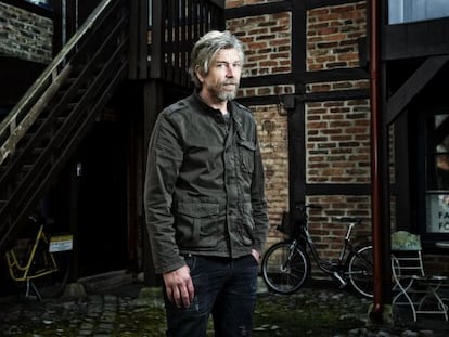 O escritor norueguês Karl Ove Knaugåard, em abril em Ystad.