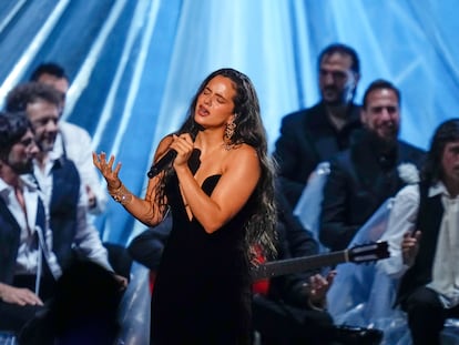 Rosalía durante su actuación en los Premios Latin Grammy del pasado mes de noviembre en Sevilla. 


Associated Press / LaPresse
Only italy and Spain