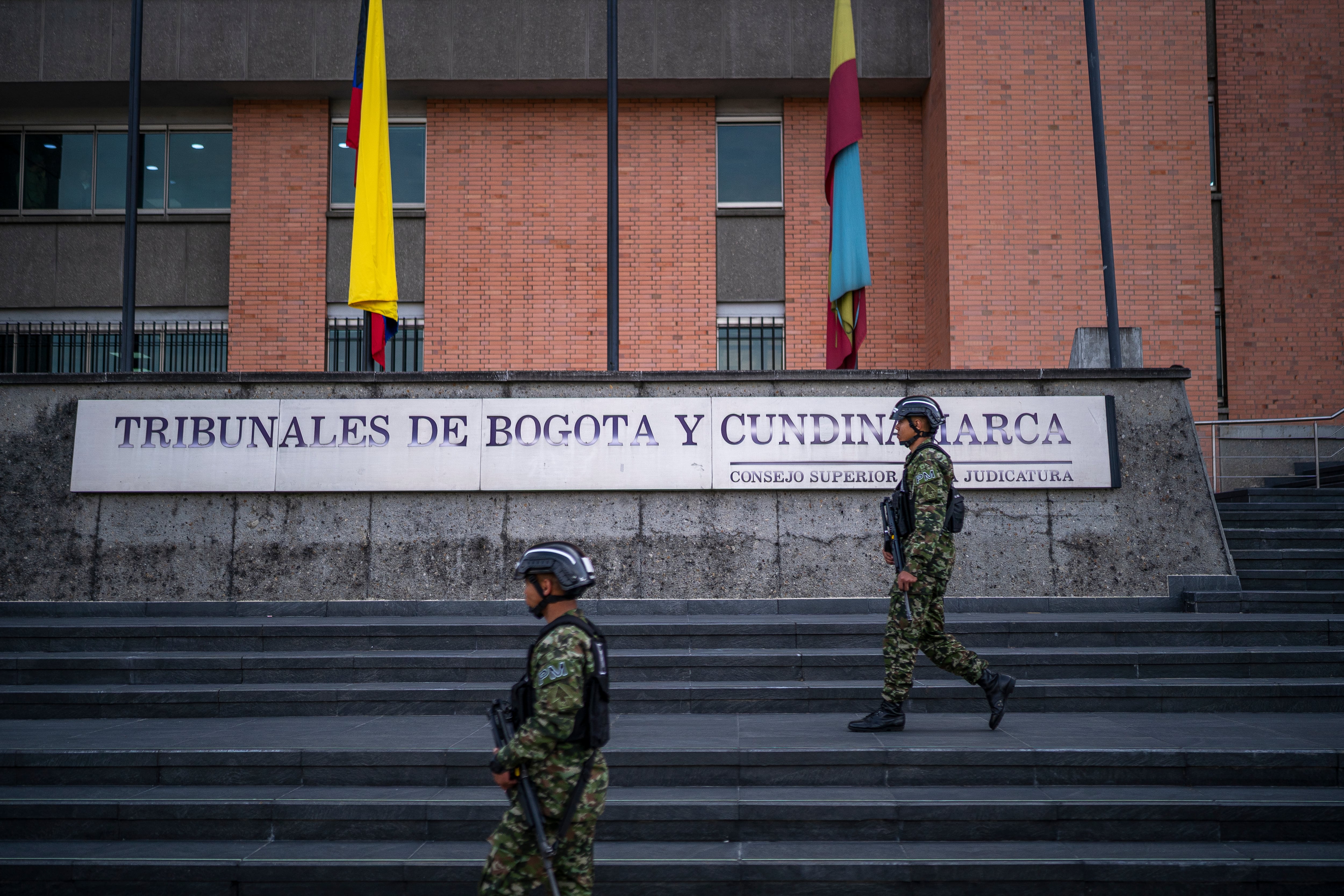 Tribunal de Bogotá durante audiencia de lectura del fallo de la condena de Alvaro Uribe.
