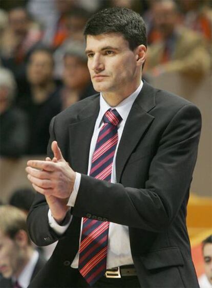 Perasovic, durante un partido