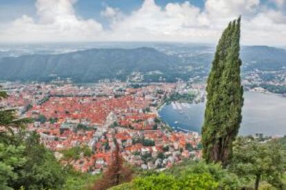 Panorámica de la ciudad de Como (Italia).