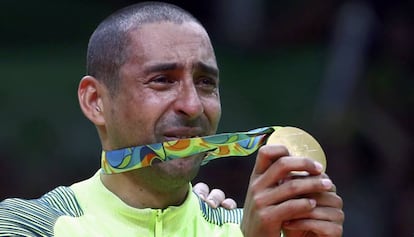 Serginho comemora o ouro no Rio.