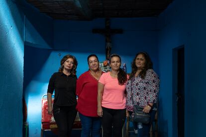 Marta Silva, Maria Elena Muñoz, Rosana Esqueda y Luz Elena de la Cruz, familiares de desaparecidos en Jalpa (Zacatecas), el 26 de agosto.