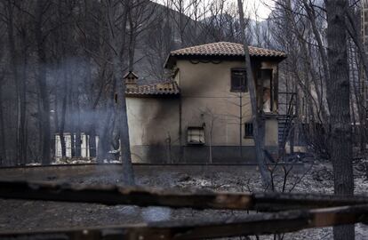 Una casa quemada en Monte Pinar, el 9 de agosto.