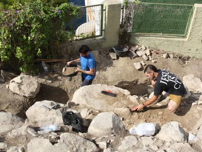 Sexta campaña de excavaciones en el fortín romano del siglo I a.C. situado en el Tossal de La Cala de la localidad turística.
