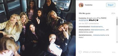 Elsa Hosk compartió una fotografía con algunas de sus compañeras en el autobús del aeropuerto.