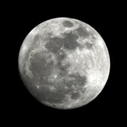 La Luna brinda un impresionante espectáculo esta noche, ya que se observa mucho más grande y más brillante de lo habitual, pues se encuentra en su posición más cercana a La Tierra en 18 años