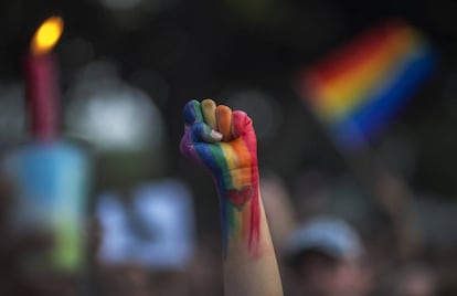 Homenaje a las víctimas de Orlando en Los Angeles (EE UU).