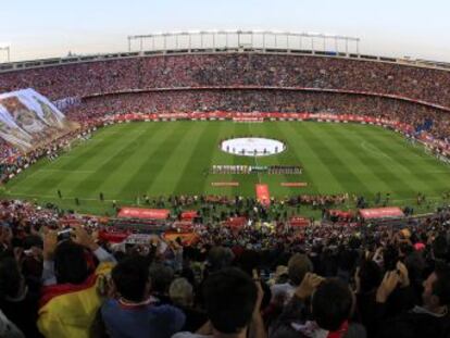 División de opiniones entre los aficionados de Barcelona y Sevilla cuando sonó el himno español