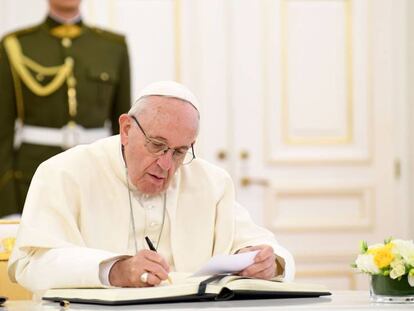 O papa Francisco neste sábado, no palácio presidencial de Vilna.