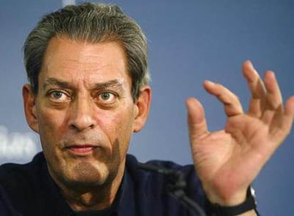 Paul Auster, durante una comparecencia en Oviedo, donde recibió el Premio Príncipe de Asturias 2006.