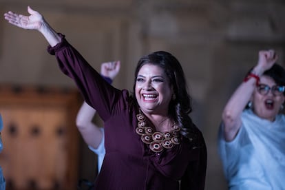 Clara Brugada celebra en el Zócalo, este lunes.