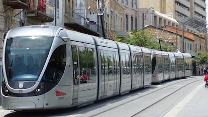 Imagen del tranvía de Jerusalén.