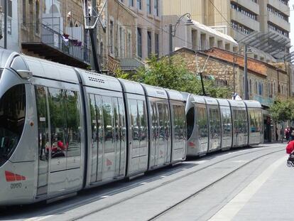 Imagen del tranvía de Jerusalén.