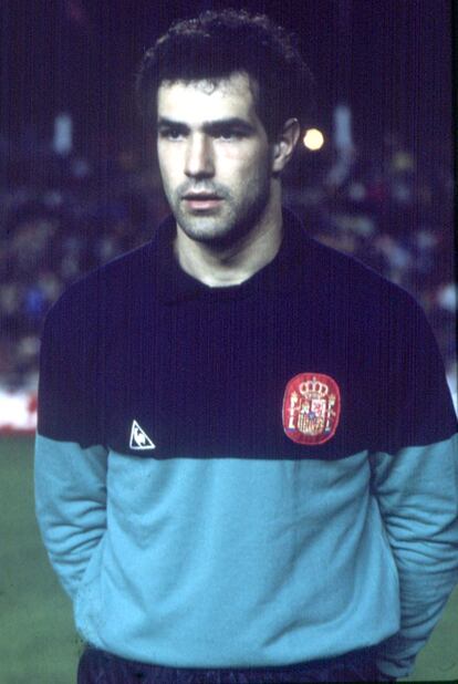 Andoni Zubizarreta debutó con la selección el 23 de enero de 1985, en un amistoso contra Finlandia. Casi un año y medio después (en la foto), fue el guardameta titular de España en el Mundial de México.