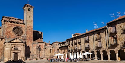 23. Guadalajara: Plaza Mayor de Sigüenza.