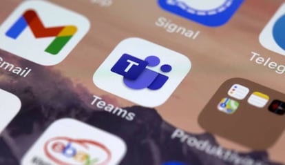 Microsoft Teams en la pantalla de un iPhone.