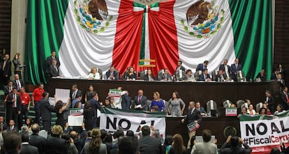 Diputados mexicanos protestan en la Cámara, pasada semana.