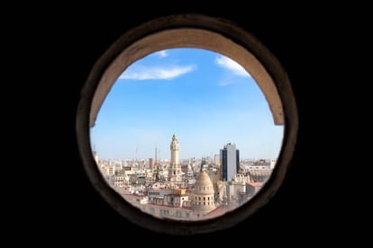 Vista del centro de Buenos Aires desde lo alto de la Galería Güemes. 