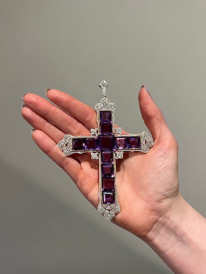 Imagen de la cruz de Attallah cedida por la casa de subastas Sotherby's.