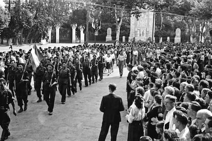 A Perpinyà, al contrari de la desfilada de l'alliberament de París, els guerrillers van participar en els actes de celebració conjuntament amb els ciutadans de la Catalunya Nord i les institucions.