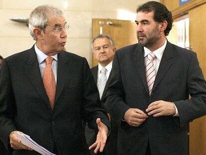 El presidente Touriño (PSOE) y el vicepresidente Quintana (BNG), ayer, tras el Consello de la Xunta.