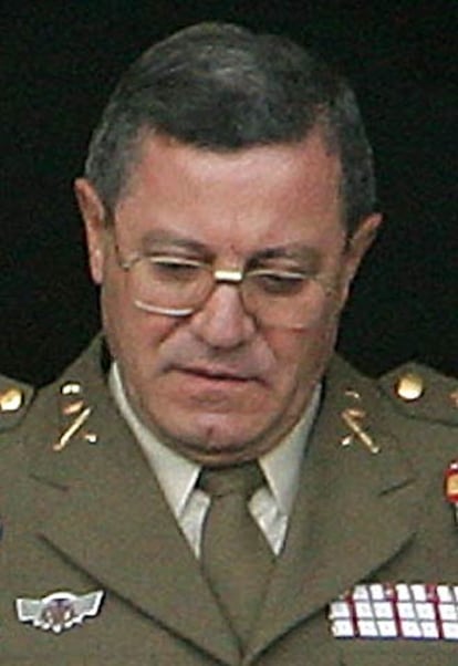 El ex teniente general José Mena