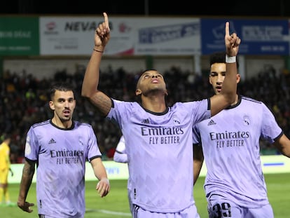 Rodrygo celebra su gol ante el Cacereño.