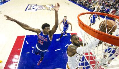 LeBron James y Joel Embiid.