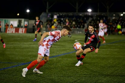 Imagen del duelo entre el Guijuelo y el Rayo.