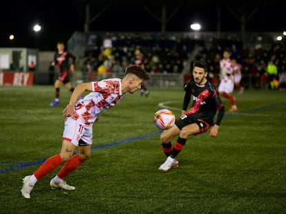 Imagen del duelo entre el Guijuelo y el Rayo.