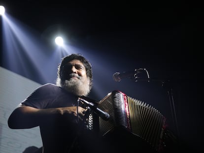 El músico Celso Piña, durante un concierto en 2018.