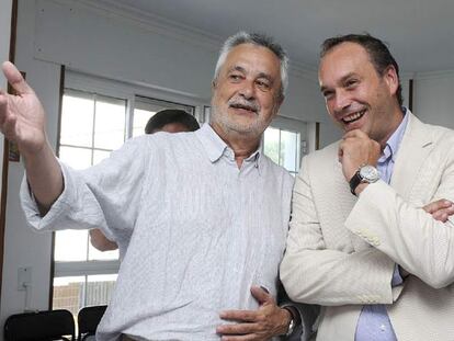 El presidente andaluz, de veraneo en A Mariña