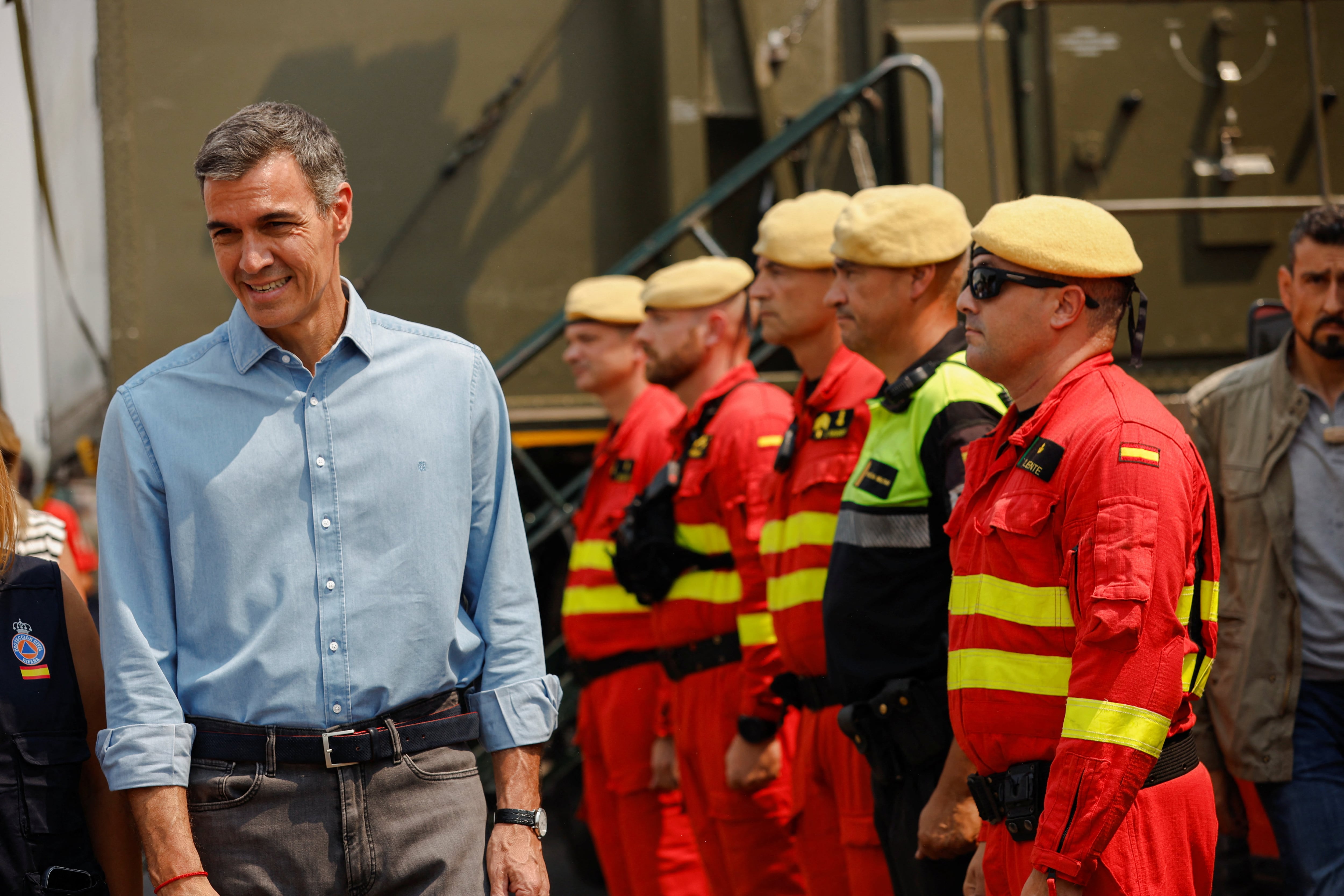 Última hora de los incendios forestales, en directo | Sánchez alerta de que “quedan horas difíciles” en la lucha contra los incendios ante la nueva ola de calor y pide extremar la precaución