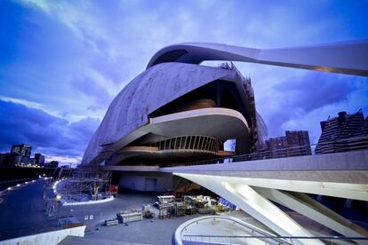 El Palau de las Artes, con capacidad para 4.000 personas fue inaugurado en el año 2005.