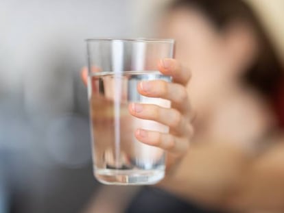 Ni cinco comidas ni ocho vasos de agua al día: las frases huecas de la nutrición