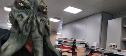 Una máscara de personaje de Lovecraft.