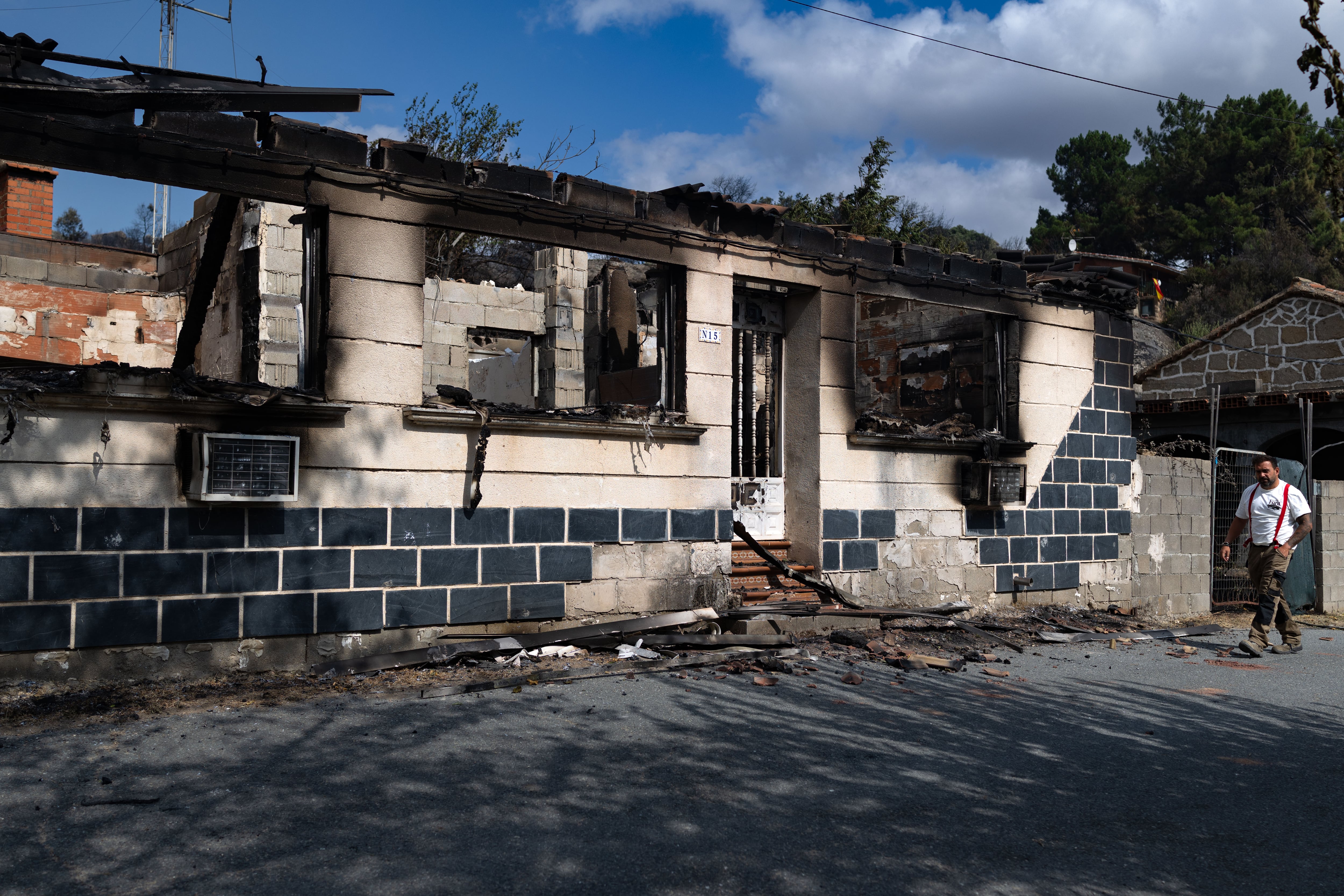 Una casa quemada en La Rinconada, en el municipio de El Barraco (Ávila).