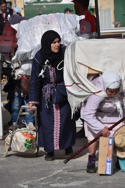 Estos serán los últimos días de mujeres portando bultos de hasta 90 kilos de peso sobre sus espaldas.