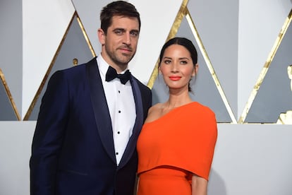 El jugador de fútbol americano Aaron Rodgers y la actriz Olivia Munn.