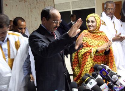 El general Mohamed Ould Abdelaziz, ayer en su primera comparecencia pública tras las elecciones.