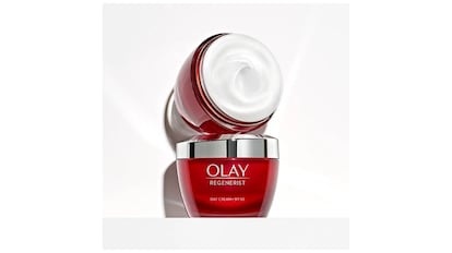 Crema antiedad de Olay.