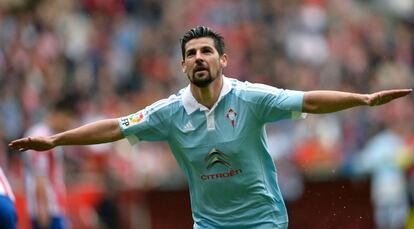 Nolito celebra el gol ante el Sporting.