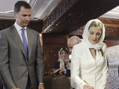 Felipe VI and Letizia at the Mohammed V Mausoleum in Rabat.