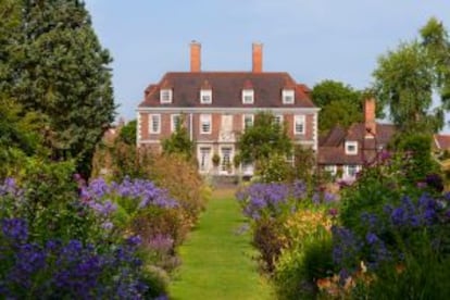 Jardines la mansión The Salutation House, en Sandwich (Inglaterra).